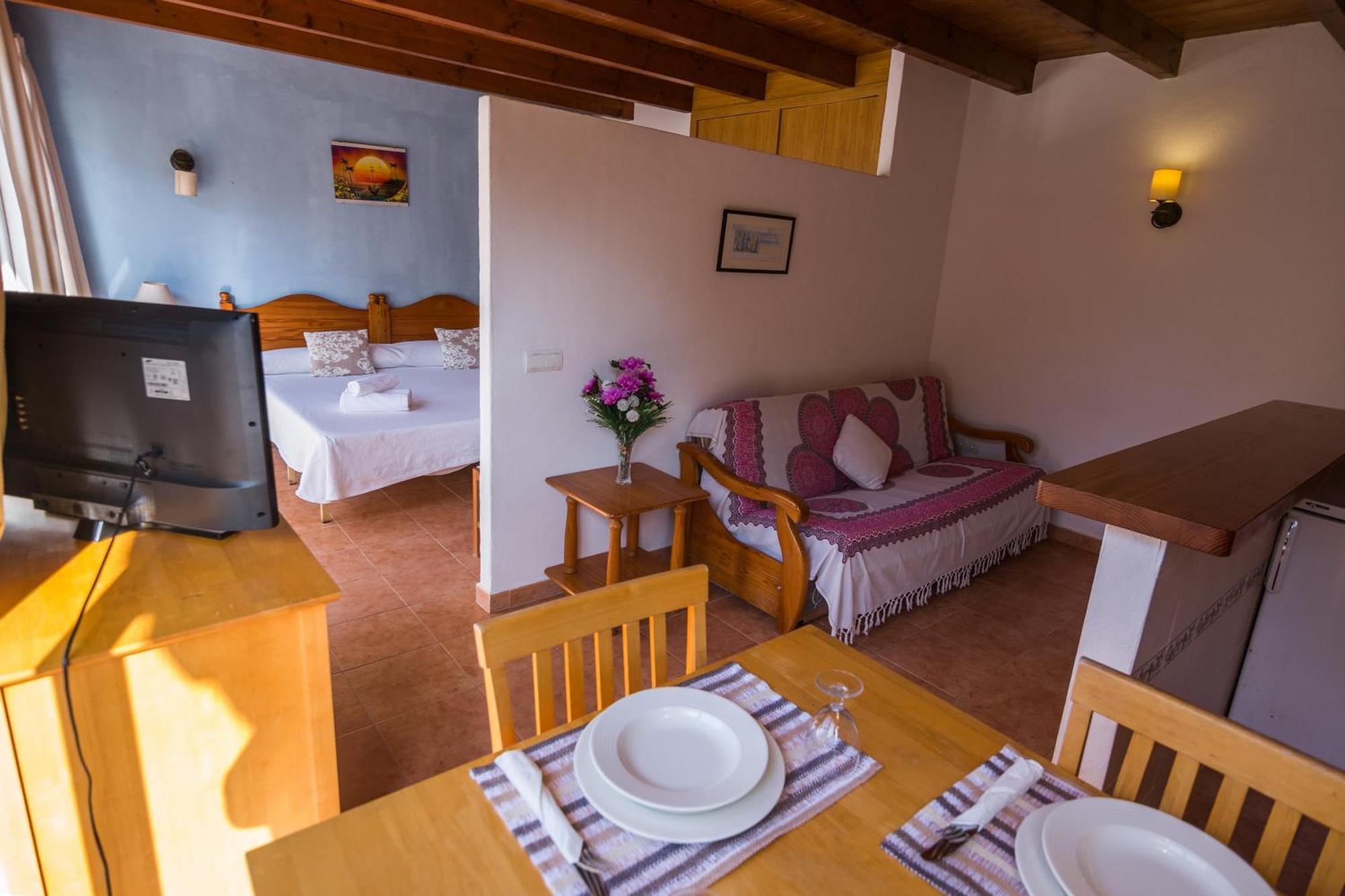 Hostal Cala Boix Es Cana 외부 사진