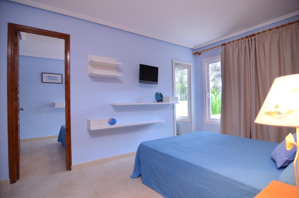 Hostal Cala Boix Es Cana 객실 사진