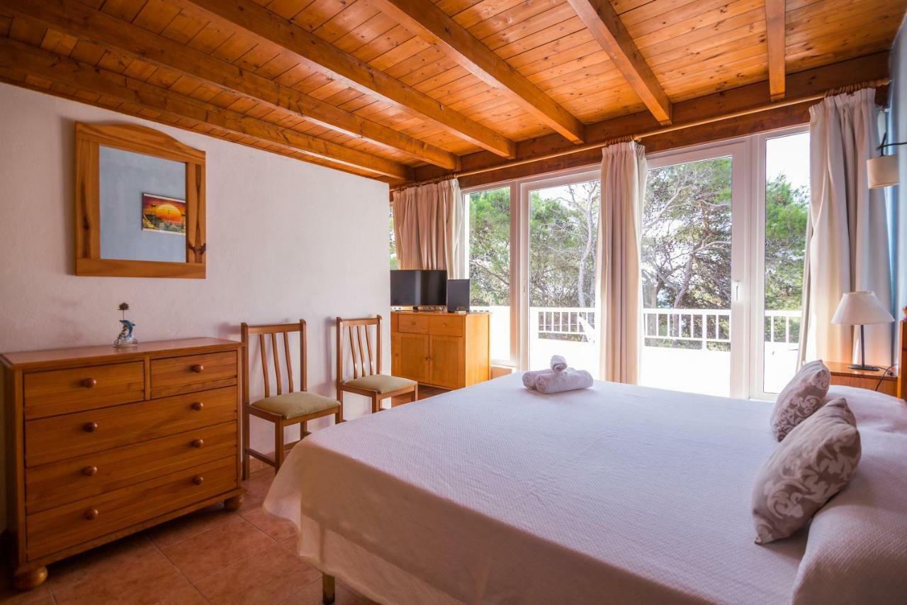 Hostal Cala Boix Es Cana 외부 사진